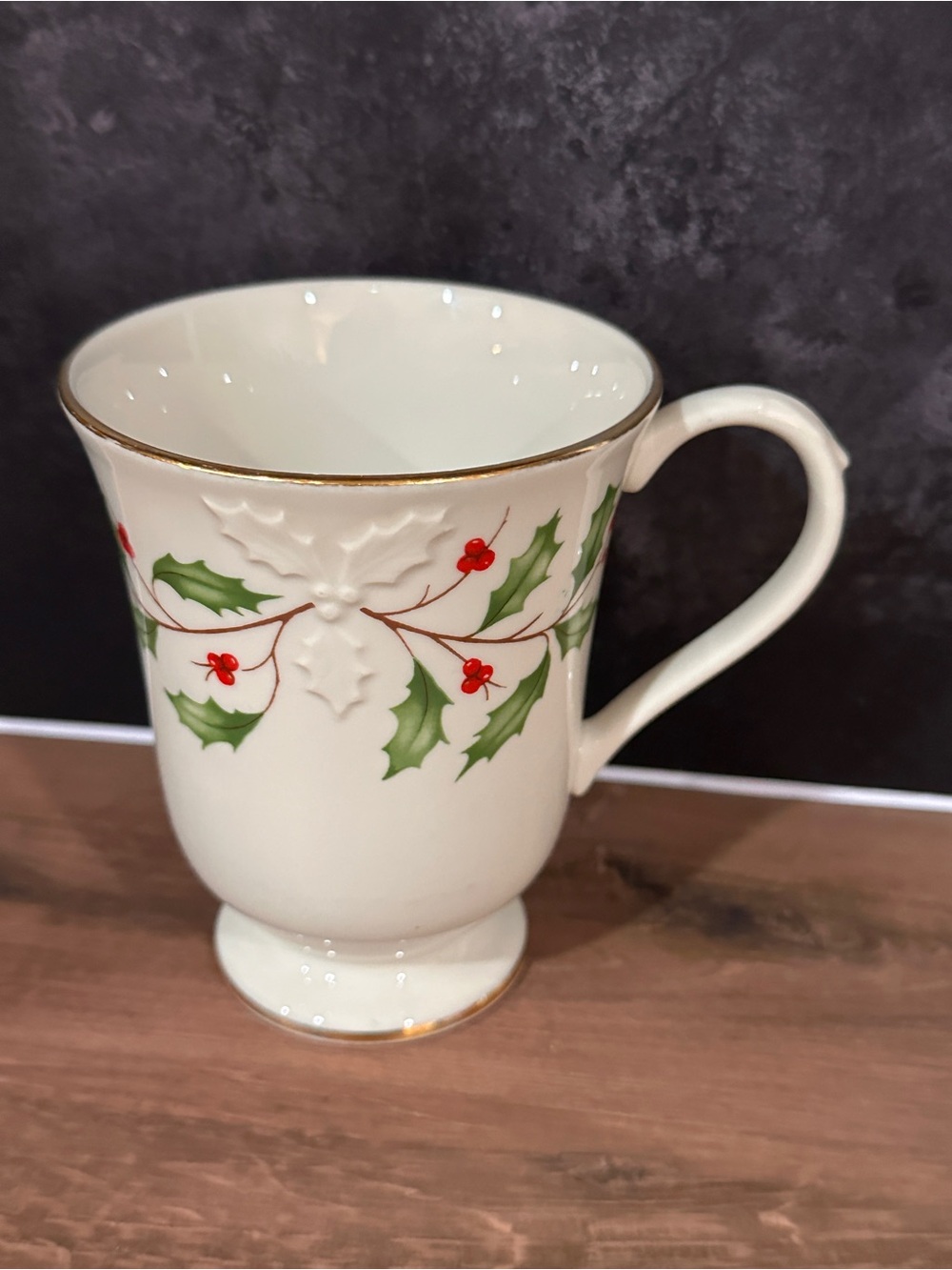 Lenox Holiday Dimension Collection Footed Mug Holly 24k Gold Rim Christmas